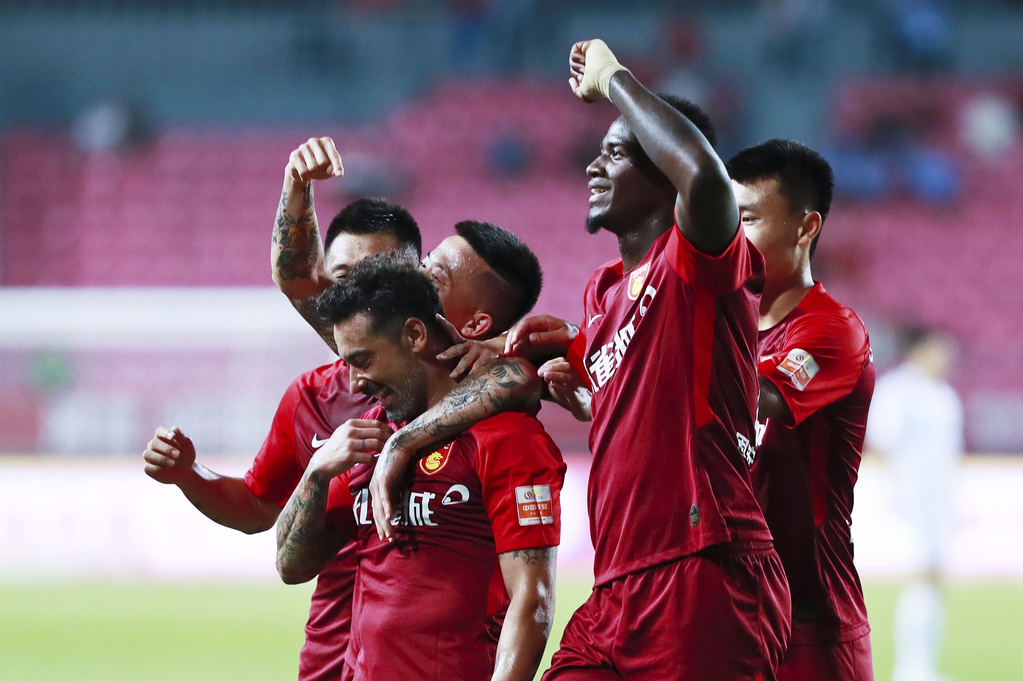 通过对年轻 通过对年轻