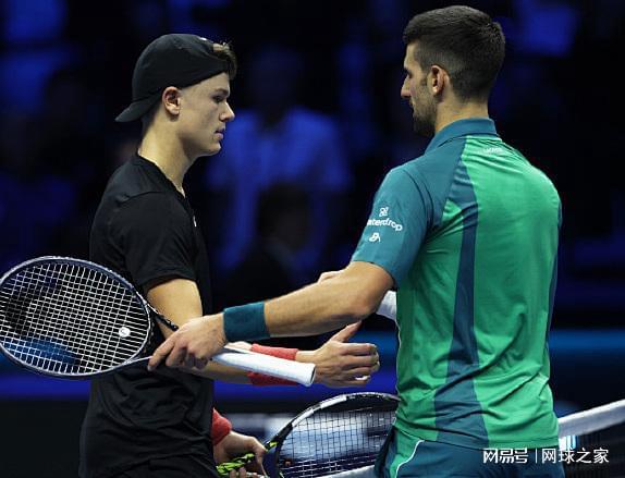 比赛中屡屡 比赛中屡屡