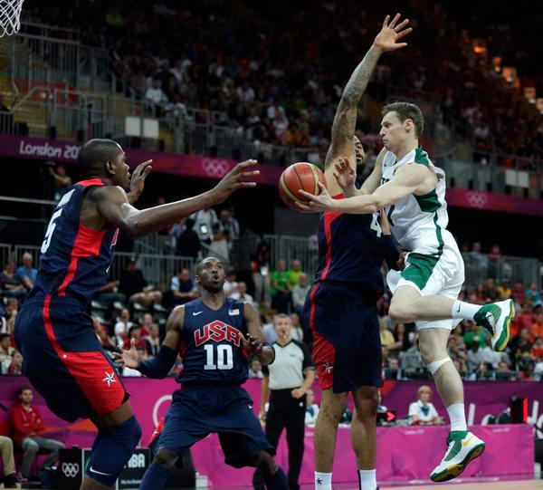 佳助攻球员 佳助攻球员